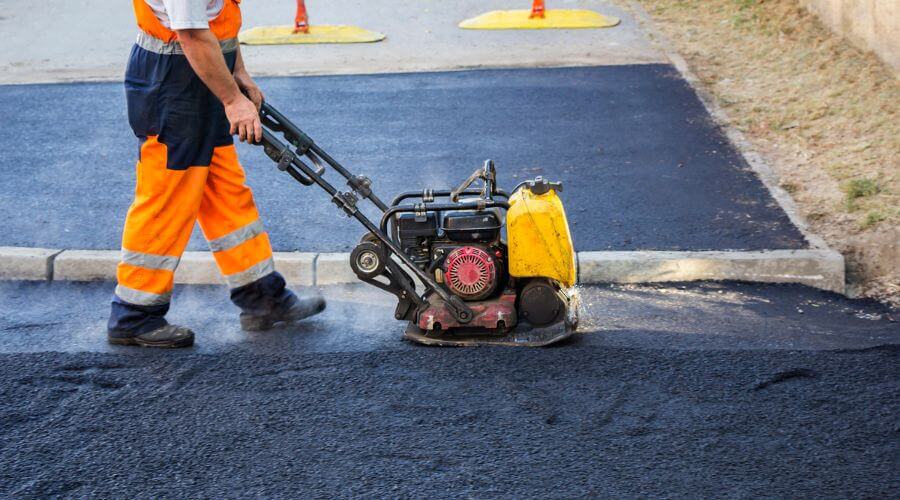 Professional gutter cleaning in Herod, IL